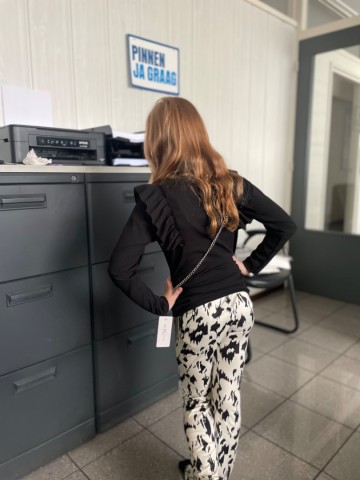 479ade55 e29f 4910 930e 92ac5bb3e227